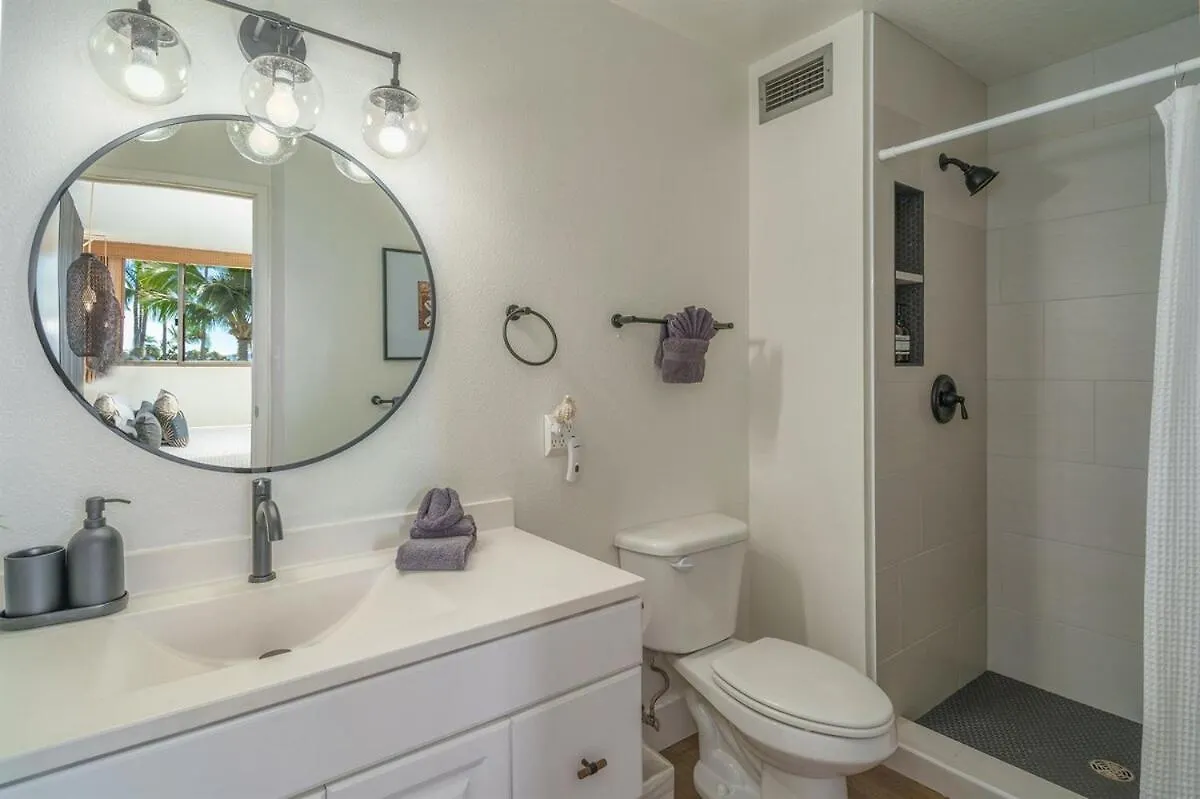 Chic Condo— Renovated & Refurnished 2023 / 2024 Wailuku United States