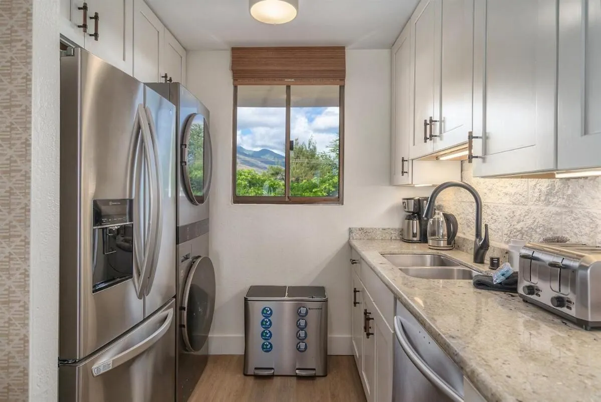 Holiday home Chic Condo— Renovated & Refurnished 2023 / 2024 Wailuku