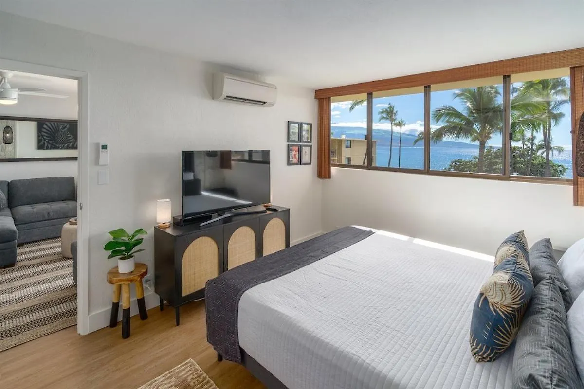 Chic Condo— Renovated & Refurnished 2023 / 2024 Wailuku Holiday home